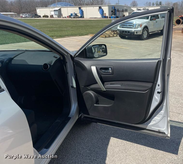 image for item LJ9590 2015 Nissan Rogue Select  SUV