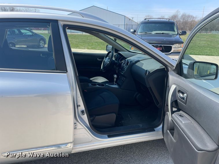 image for item LJ9590 2015 Nissan Rogue Select  SUV