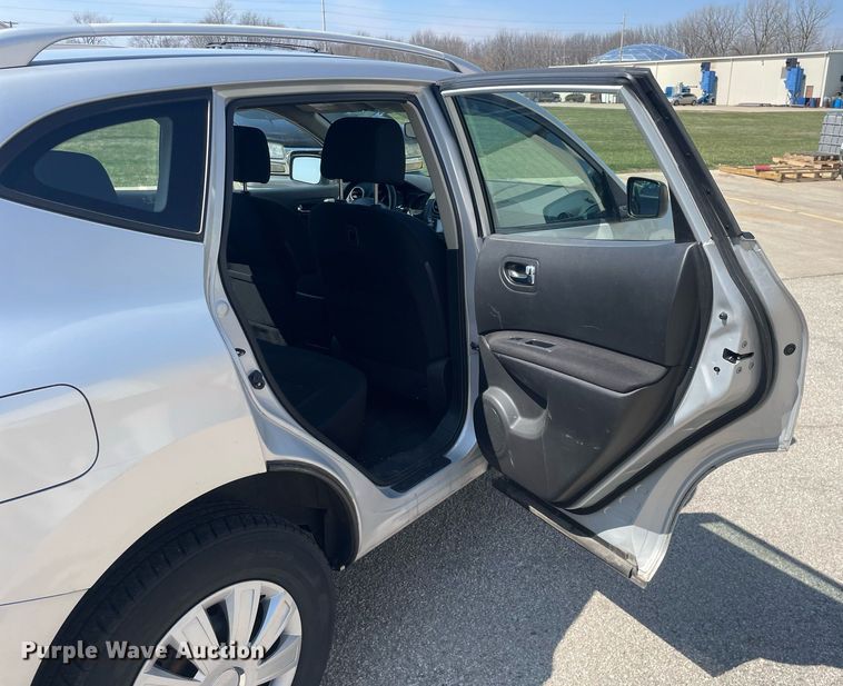 image for item LJ9590 2015 Nissan Rogue Select  SUV