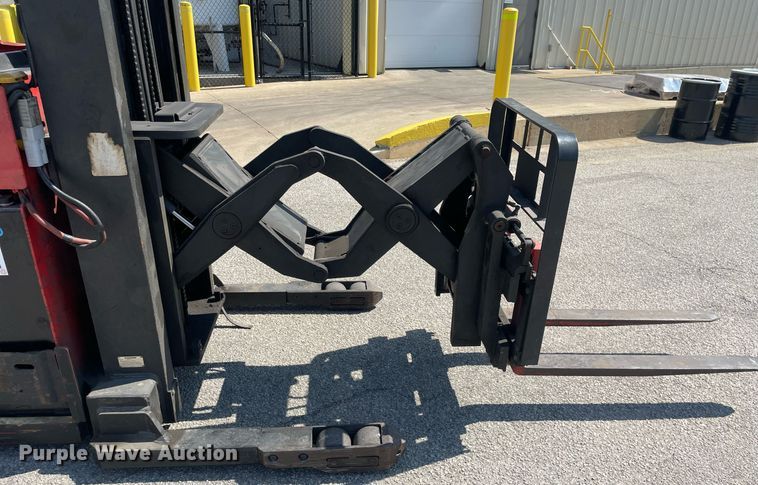 image for item LJ9591 Raymond EASI DR25TT  forklift