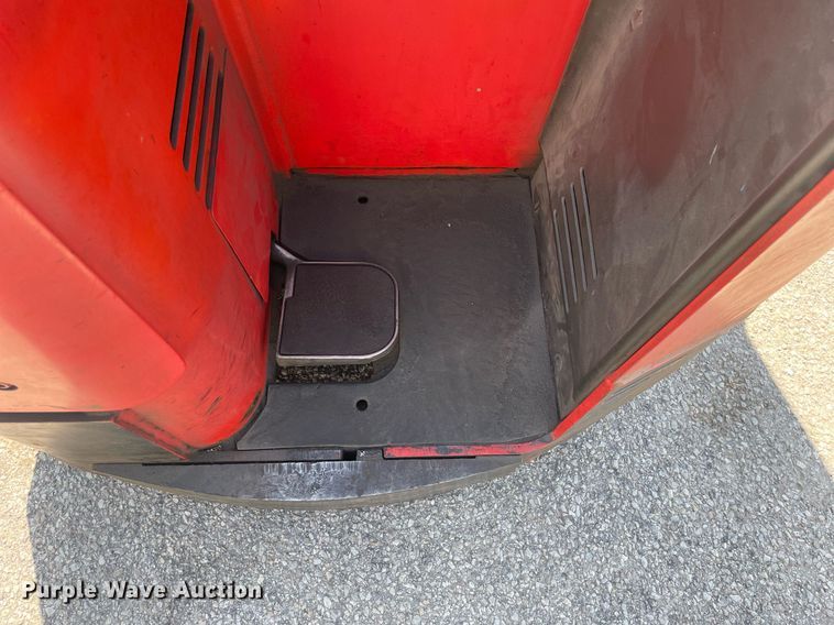 image for item LJ9591 Raymond EASI DR25TT  forklift