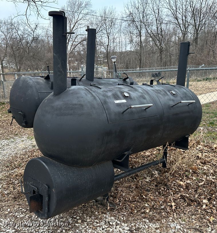 image for item LN9124 Grill/smoker