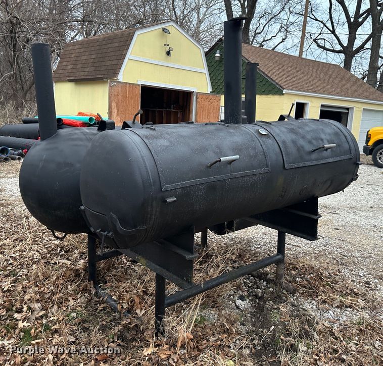 image for item LN9124 Grill/smoker