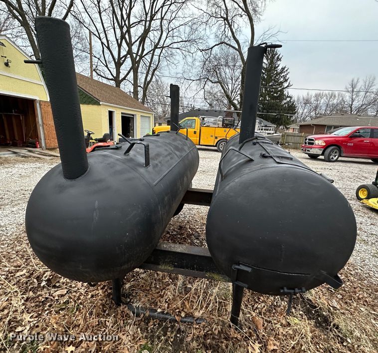 image for item LN9124 Grill/smoker