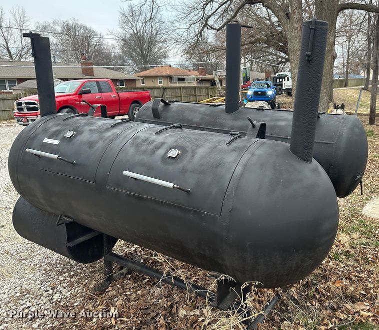 image for item LN9124 Grill/smoker