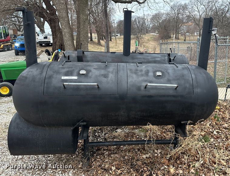 image for item LN9124 Grill/smoker