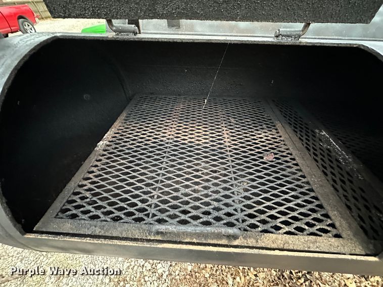 image for item LN9124 Grill/smoker