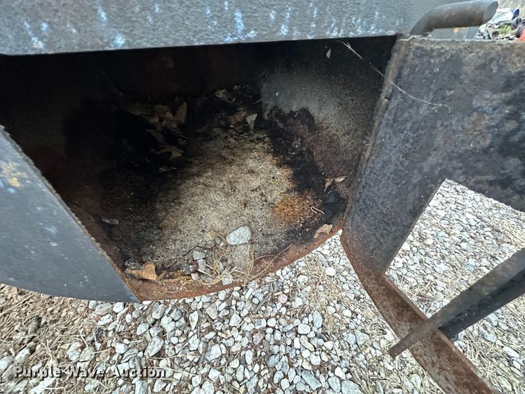 image for item LN9124 Grill/smoker