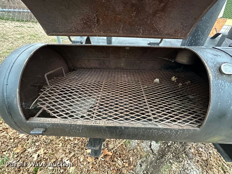 image for item LN9124 Grill/smoker