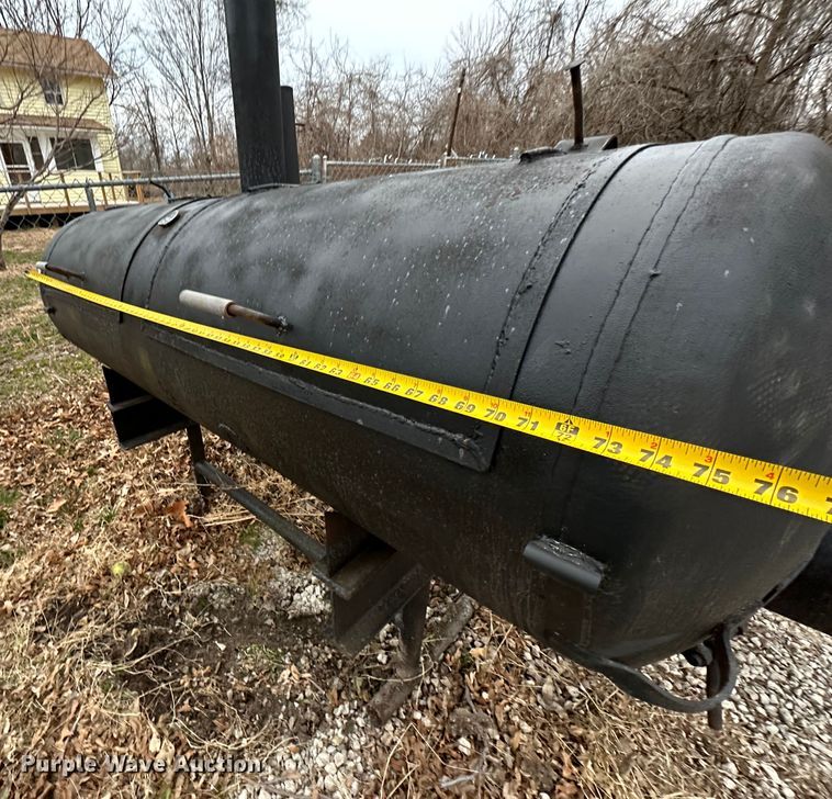 image for item LN9124 Grill/smoker