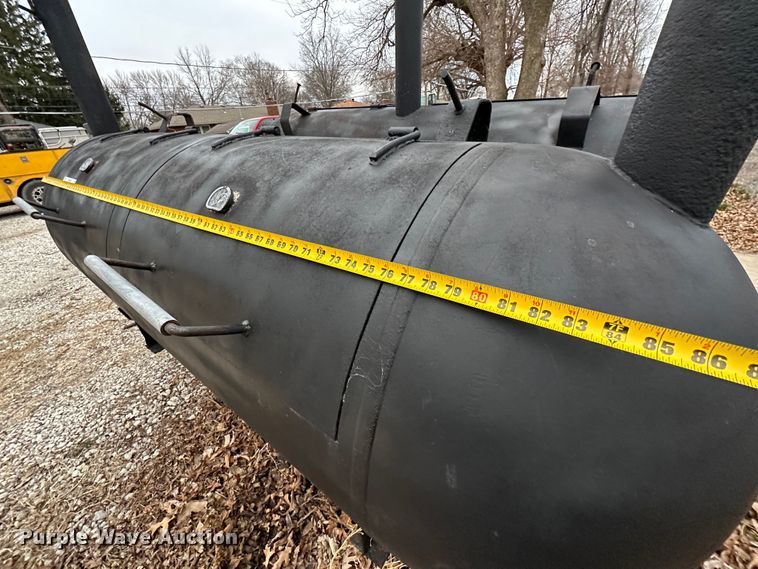 image for item LN9124 Grill/smoker