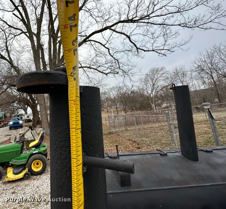 image for item LN9124 Grill/smoker