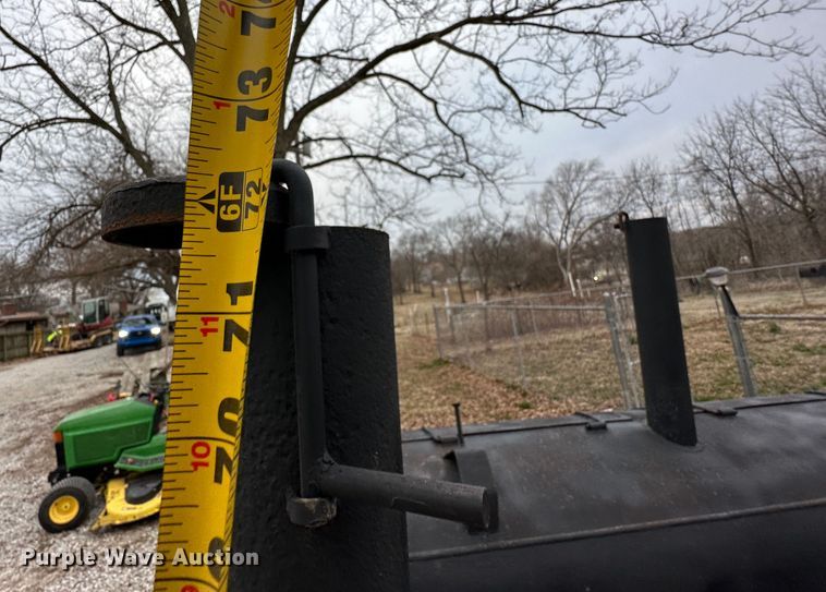 image for item LN9124 Grill/smoker