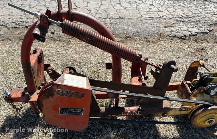 image for item LN9152 New Holland 451  sickle mower