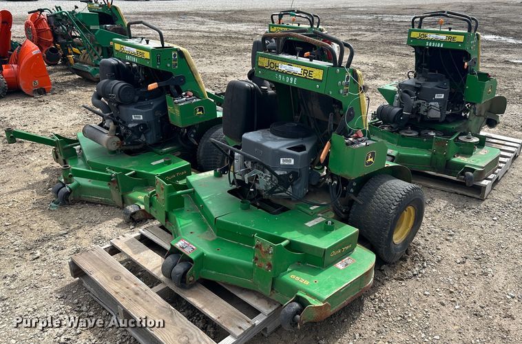 image for item LN9156 (4) John Deere 652E ZTR lawn mowers