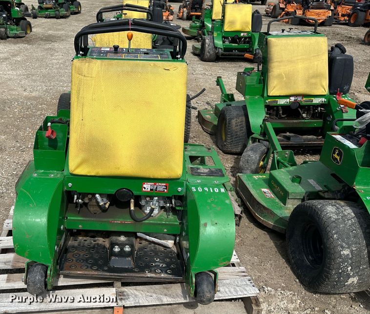 image for item LN9156 (4) John Deere 652E ZTR lawn mowers