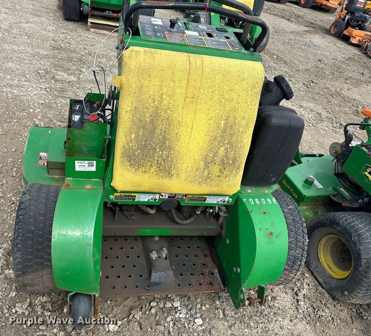 image for item LN9156 (4) John Deere 652E ZTR lawn mowers