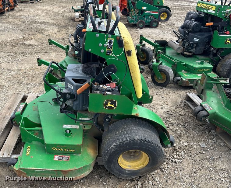 image for item LN9156 (4) John Deere 652E ZTR lawn mowers