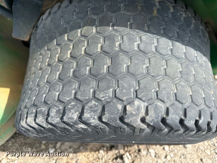 image for item LN9156 (4) John Deere 652E ZTR lawn mowers