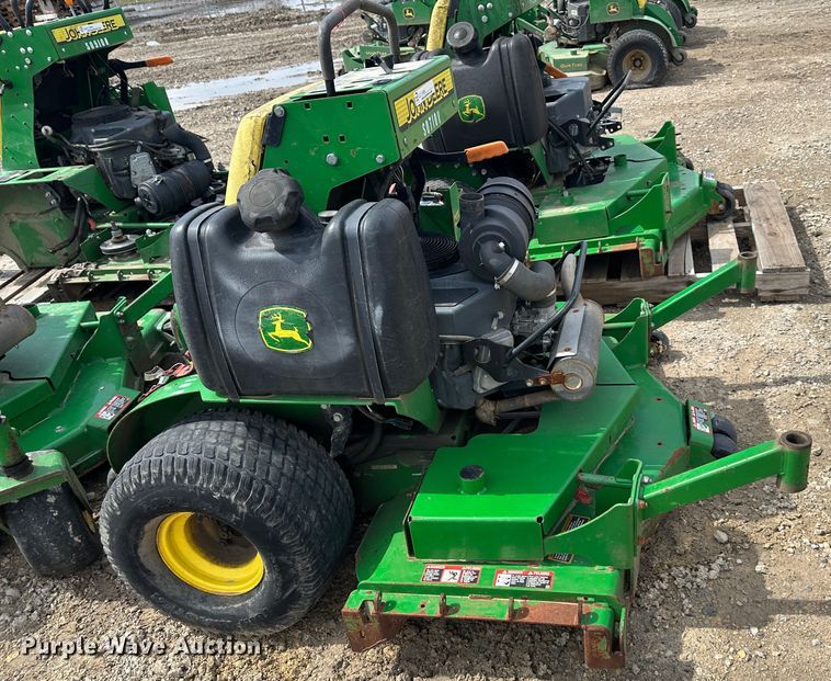 image for item LN9156 (4) John Deere 652E ZTR lawn mowers