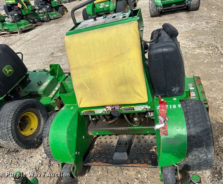 image for item LN9156 (4) John Deere 652E ZTR lawn mowers