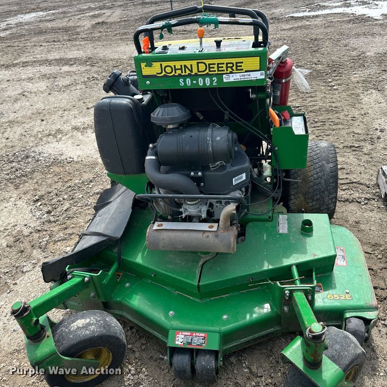 image for item LN9156 (4) John Deere 652E ZTR lawn mowers