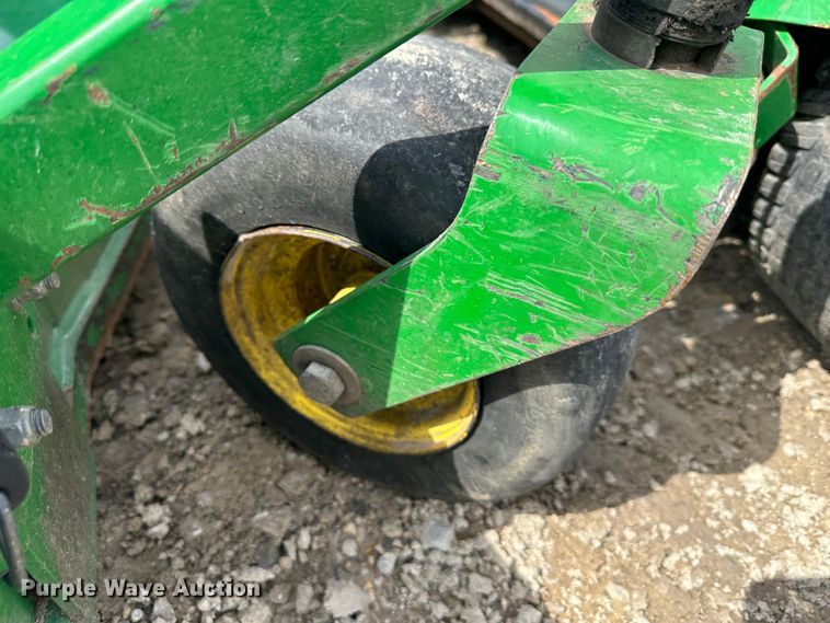 image for item LN9156 (4) John Deere 652E ZTR lawn mowers