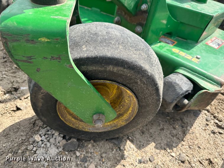 image for item LN9156 (4) John Deere 652E ZTR lawn mowers