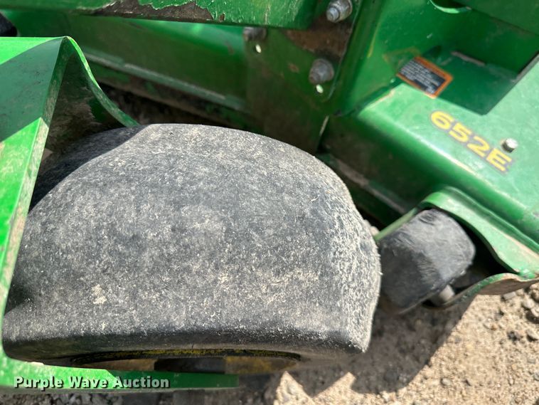 image for item LN9156 (4) John Deere 652E ZTR lawn mowers