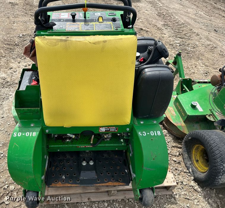 image for item LN9167 (4) John Deere 652E