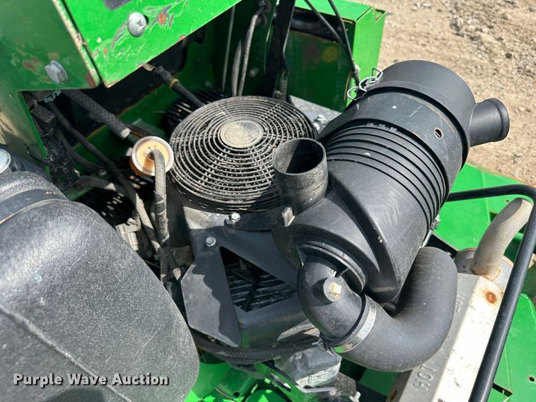 image for item LN9168 (3) John Deere 652E