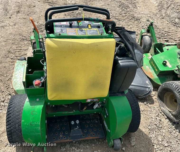 image for item LN9168 (3) John Deere 652E