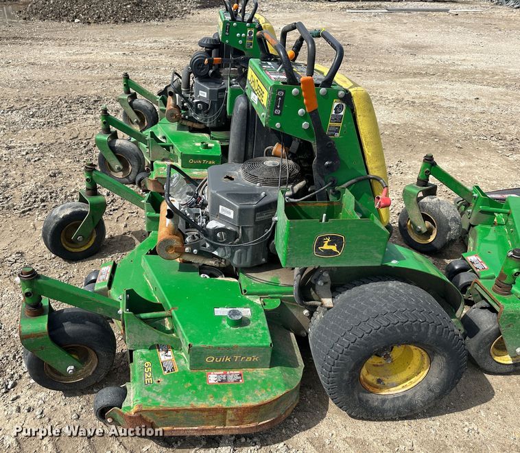 image for item LN9168 (3) John Deere 652E