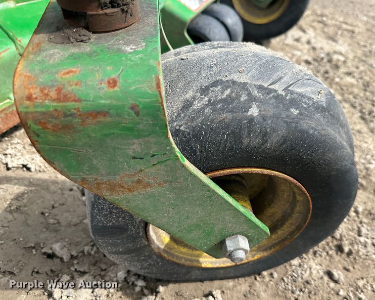 image for item LN9168 (3) John Deere 652E