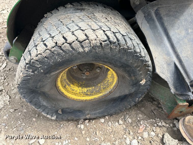 image for item LN9168 (3) John Deere 652E