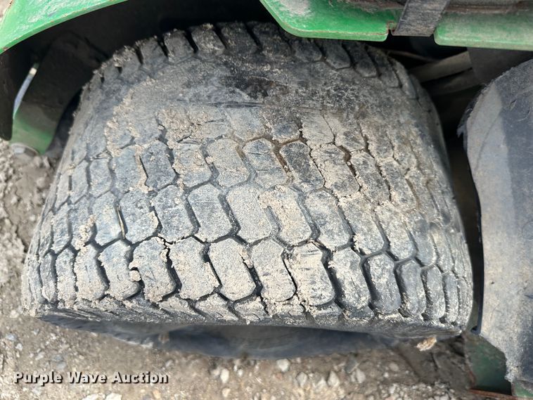 image for item LN9168 (3) John Deere 652E