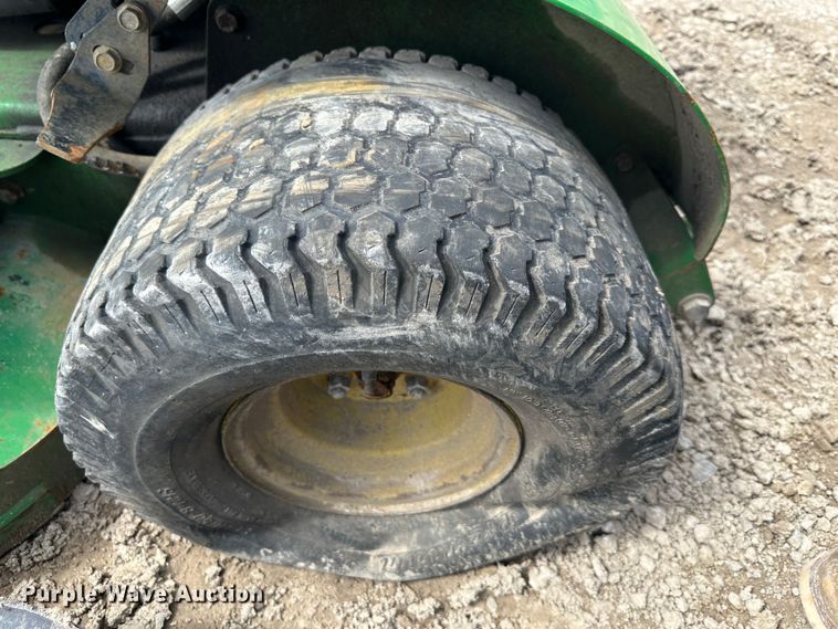 image for item LN9168 (3) John Deere 652E