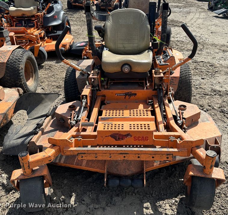 image for item LN9169 (4) Scag ZTR lawn mowers