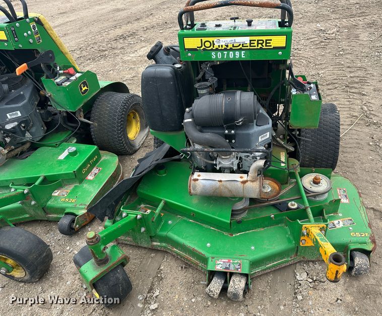 image for item LN9171 (4) John Deere 652E ZTR lawn mowers