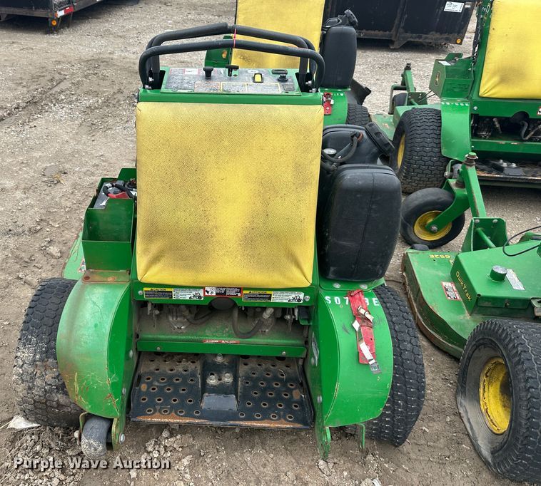image for item LN9171 (4) John Deere 652E ZTR lawn mowers
