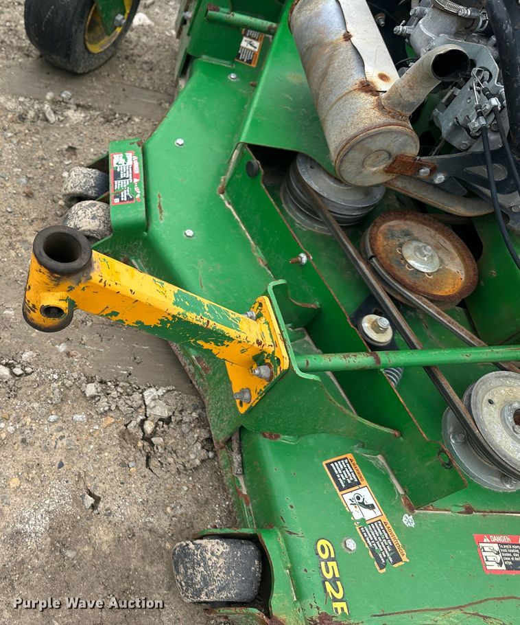 image for item LN9171 (4) John Deere 652E ZTR lawn mowers