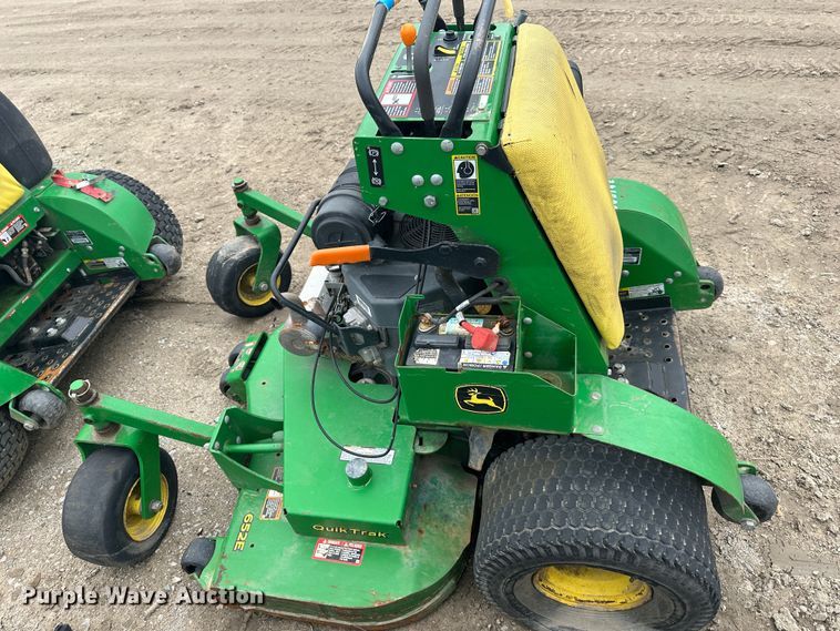 image for item LN9171 (4) John Deere 652E ZTR lawn mowers
