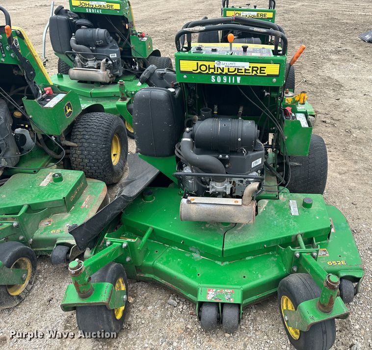 image for item LN9171 (4) John Deere 652E ZTR lawn mowers
