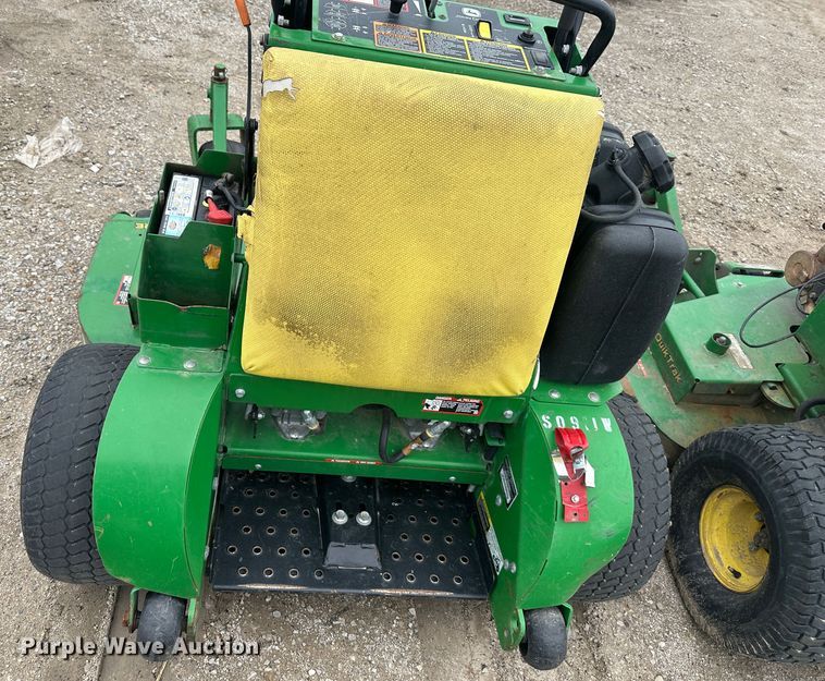 image for item LN9171 (4) John Deere 652E ZTR lawn mowers
