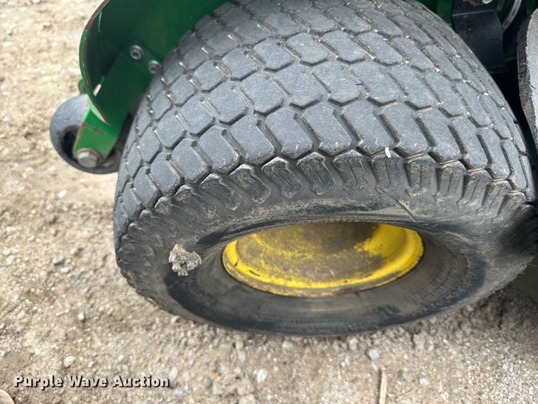 image for item LN9171 (4) John Deere 652E ZTR lawn mowers