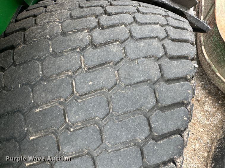 image for item LN9171 (4) John Deere 652E ZTR lawn mowers