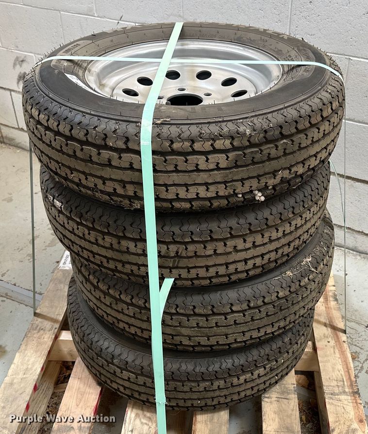 (4) Mastertrack UN203 tires in Smith Center, KS Item LN9369 sold Purple Wave