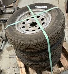 image for item LN9369 (4) Mastertrack UN203 tires