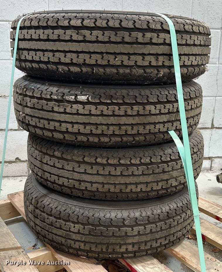 image for item LN9369 (4) Mastertrack UN203 tires