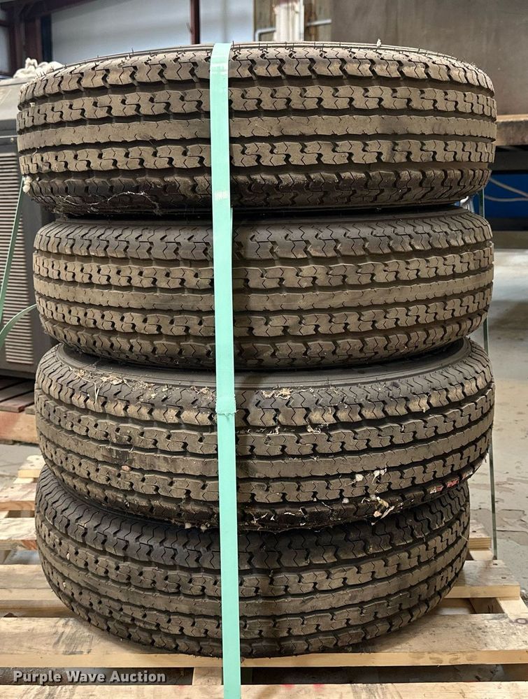 (4) Mastertrack UN203 tires in Smith Center, KS Item LN9369 sold Purple Wave